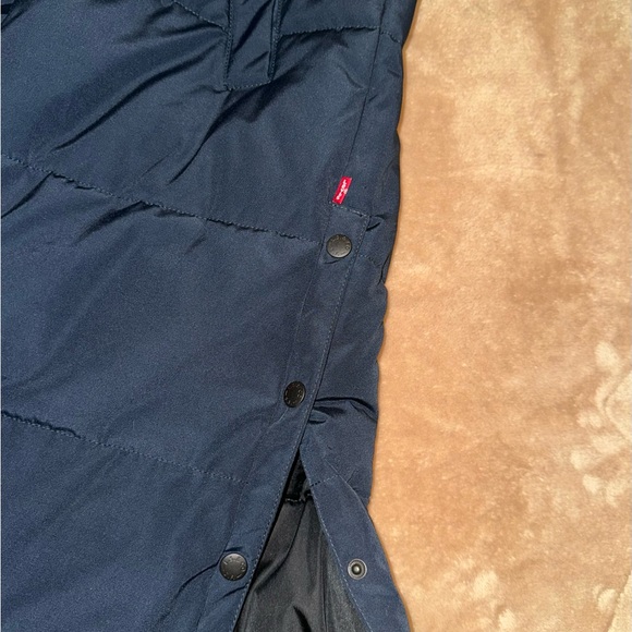 LEVI’S Men's Quilted Extra Long
Parka Jacket - Picture 8 of 9